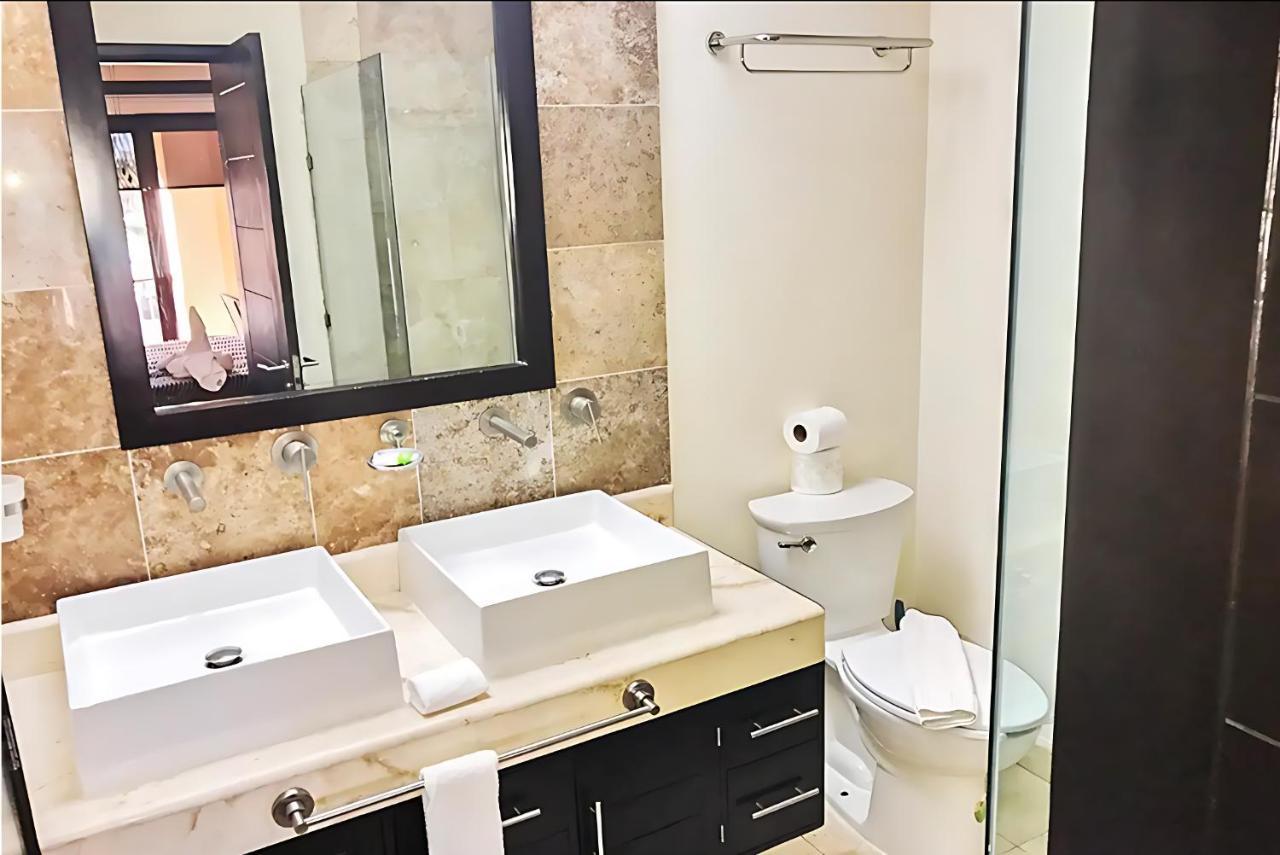 Faro 201 Beachfront Apartment With Ocean View, Close To 5Th Av Плая дел Кармен Екстериор снимка